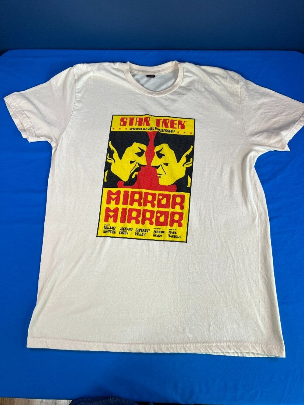 Loot Crate Exclusive Star Trek Original Series Mirror Mirror T-Short Size Large